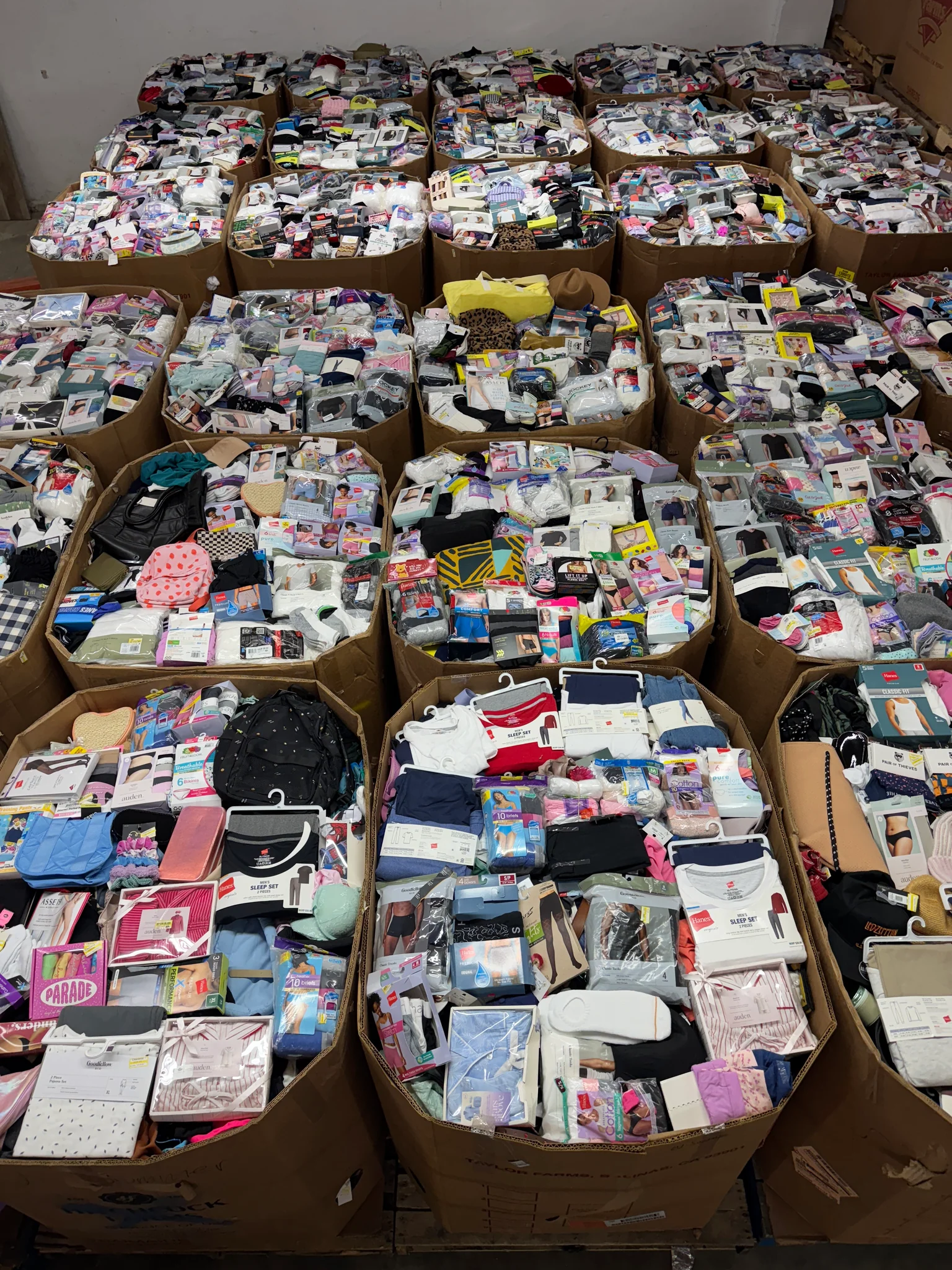 Target Accessories Liquidation Pallet Target Accessories Liquidation Pallet