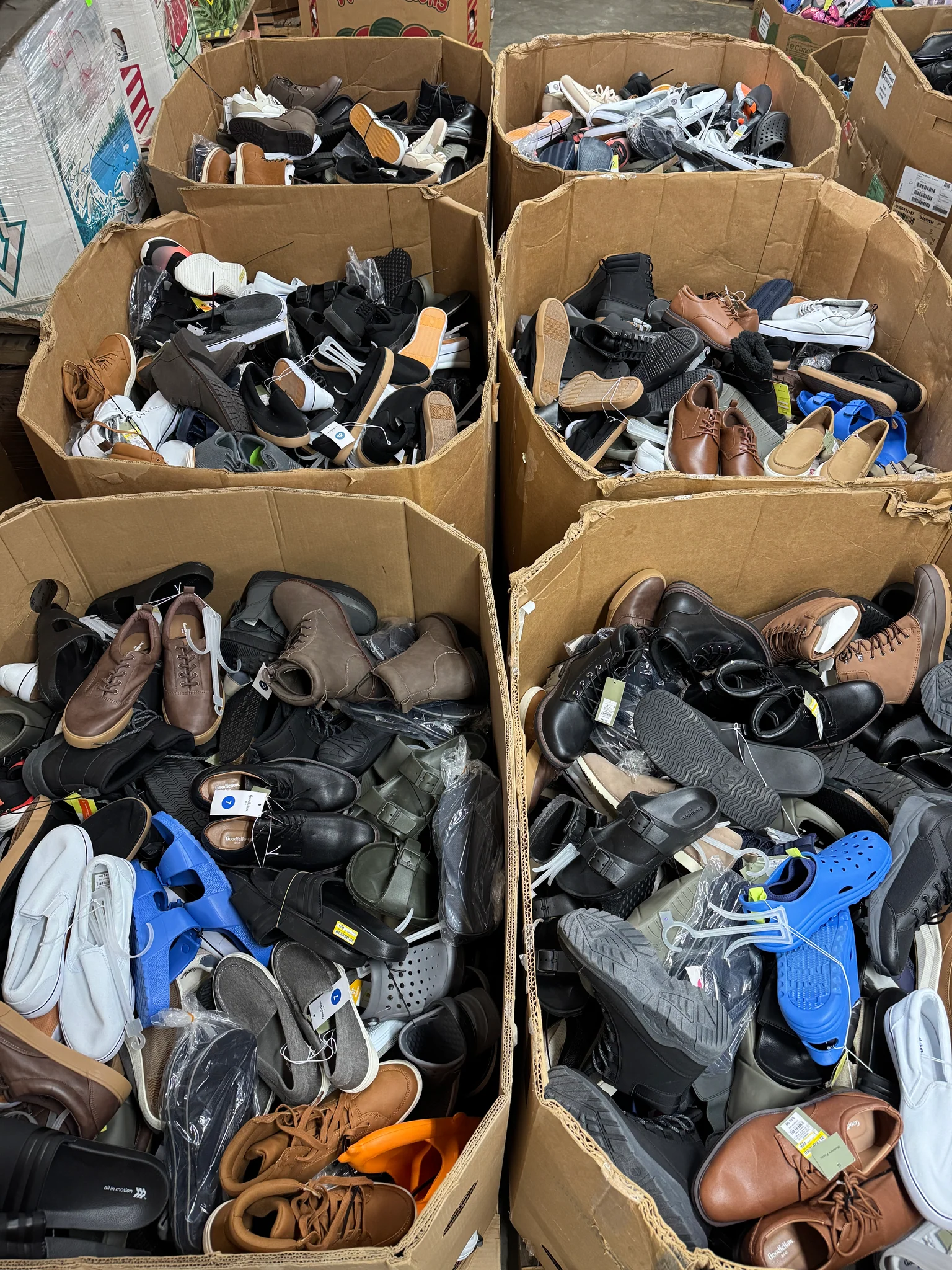 Target Mens Shoes Liquidation Pallet - 175 Pairs Target Men's Shoes