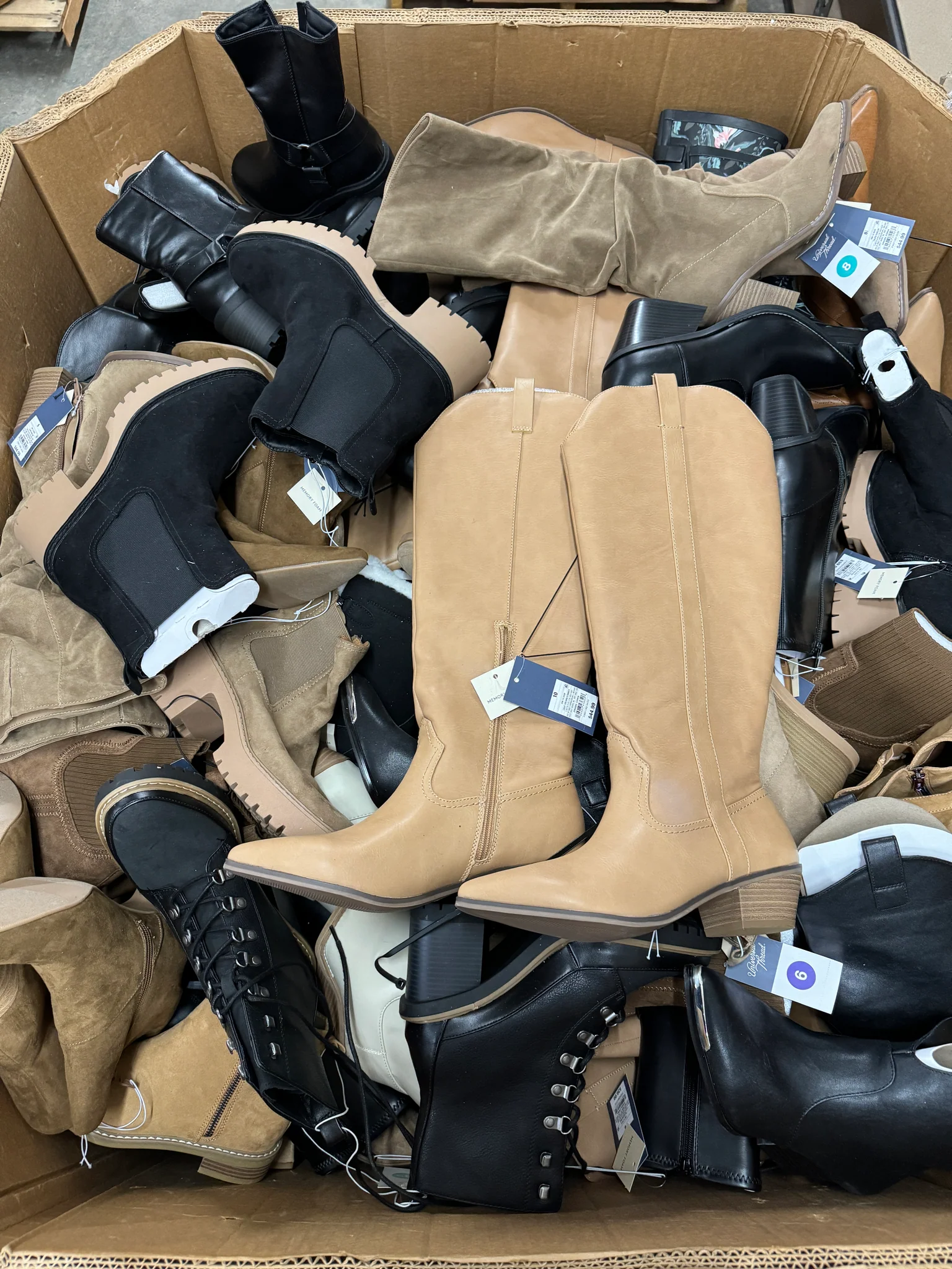 Target Women's Boots Liquidation Pallet(150 Pairs) Target Women's Boots Liquidation Pallet(150 Pairs)